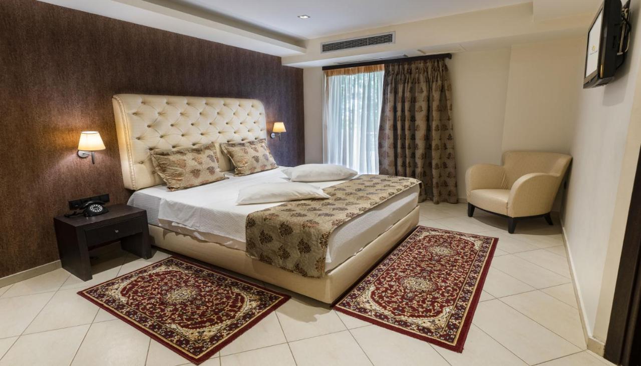 Amalias Hotel Kourouta Exterior photo